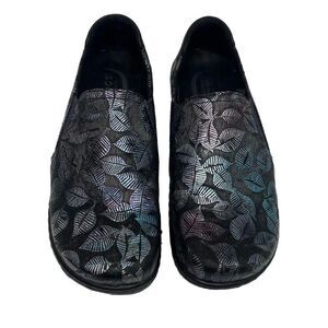 Klogs Moxy Nurse Slip On Comfort Shoes Rainbow Leaf Print Clogs Womens‎ Size 8.5